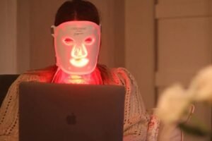 Read more about the article Red Light Therapy Benefits for Facial Aesthetics: How a Red Light Mask Transforms Skin Health