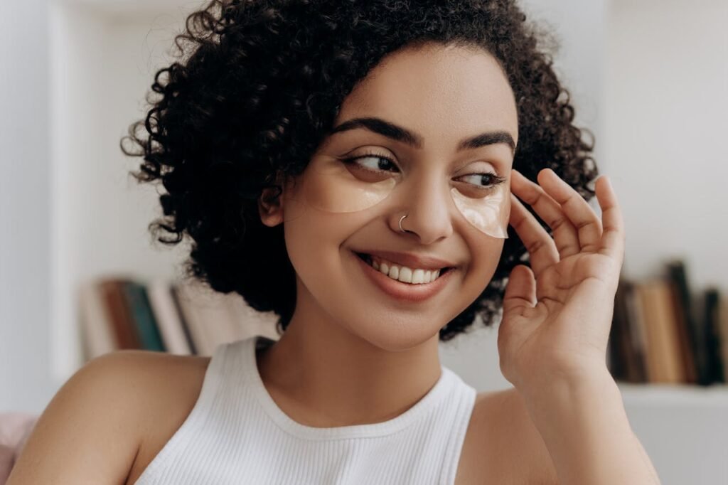 The 21-Days Glow Up Guide for Clear Skin, and the Ultimate Aesthetic Skin Care Routine 5 pexels mikhail nilov 6707121