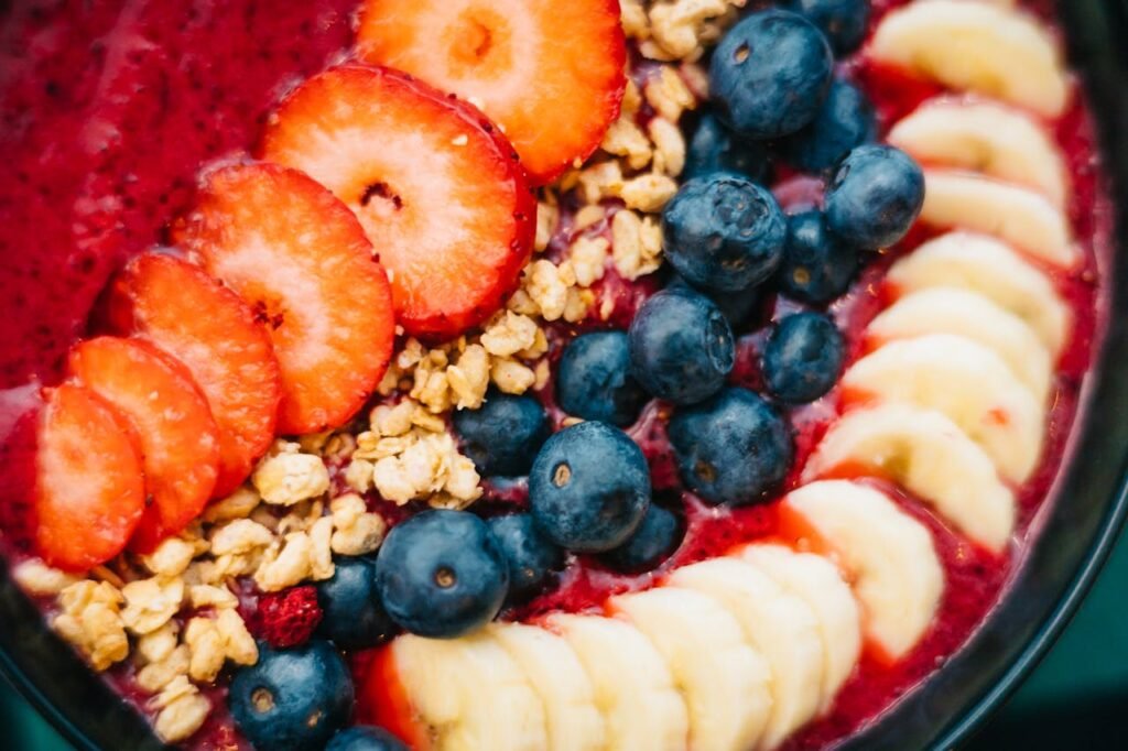 Smoothie Diet Guide: Healthy Smoothie Recipes, Smoothie Bowls, and Weight Losing Tips That Actually Work 7 pexels novkov visuals 745725 34227827