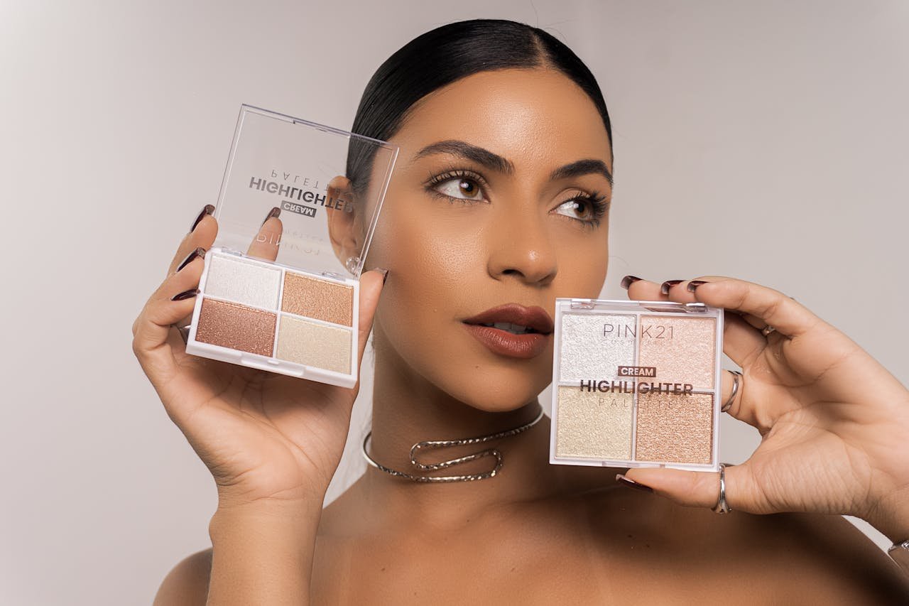 Read more about the article Makeup Masterclass for Lashes, Makeup Tutorial Confidence, and a Signature Makeup Aesthetic